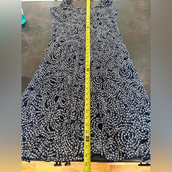 Feminine Navy & White Printed Midi Dress 12 - Picture 4 of 9